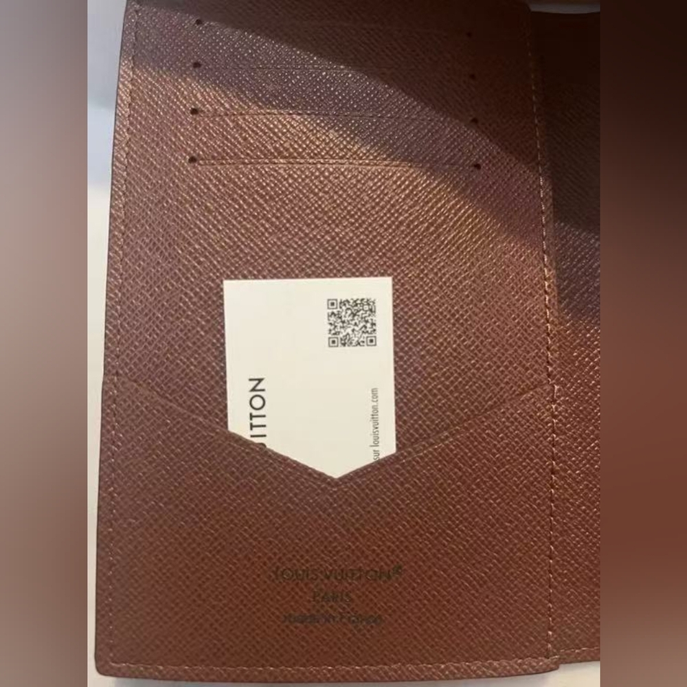 Louis Vuitton Passport Cover - Picture 7 of 9